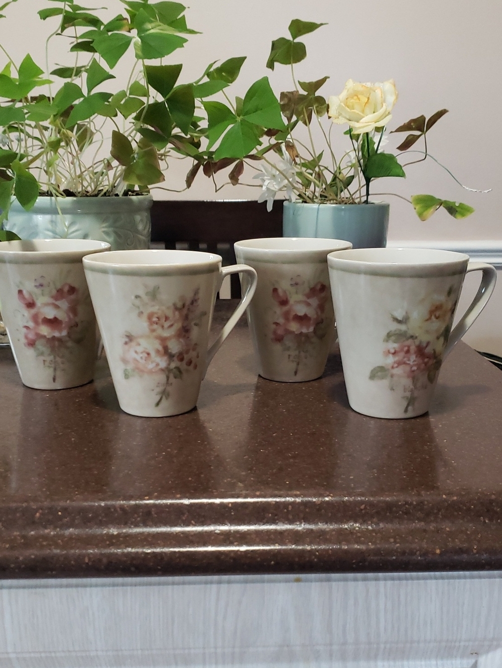 Set of 4 - 222 Fifth PTS Cheri Blum ROSE BOUQUETS Coffee/Tea Mugs/Cups